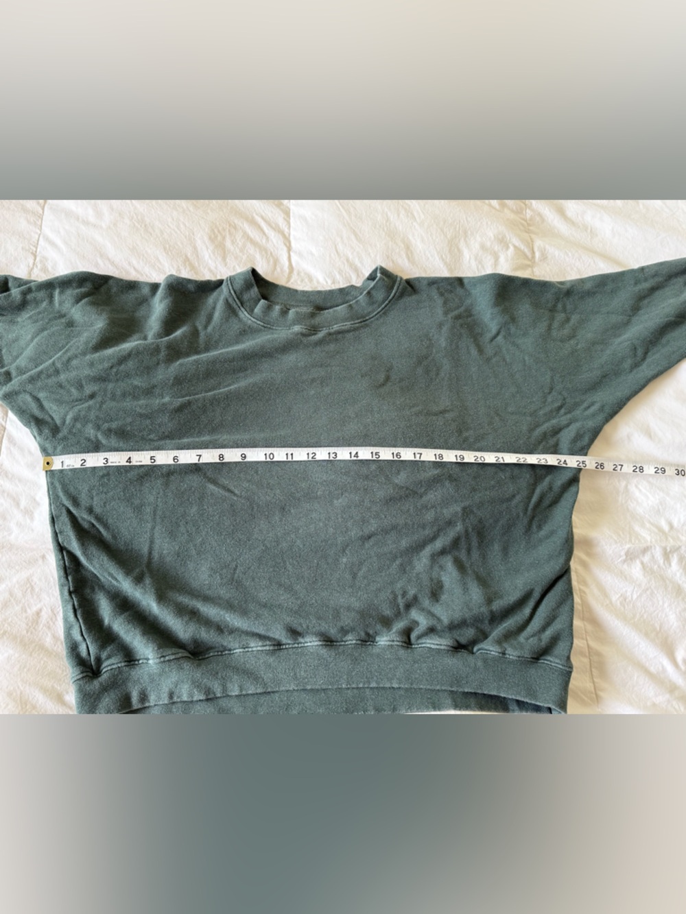 Aliya Wanek Tig sweatshirt in deep green - Picture 4 of 6